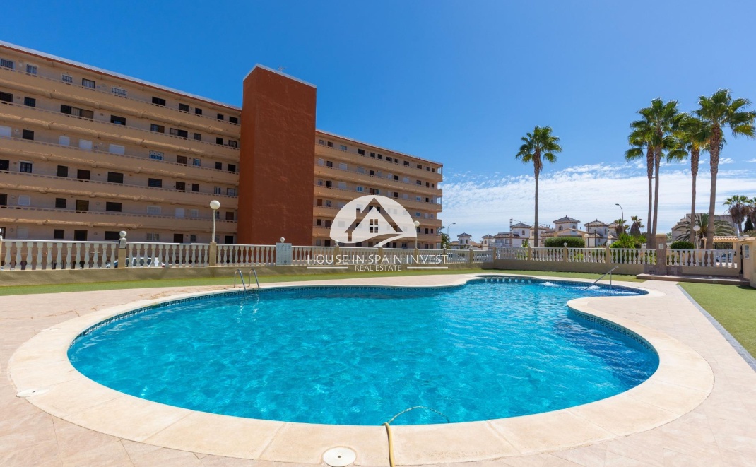Resale - Villa - Torrevieja - La Mata