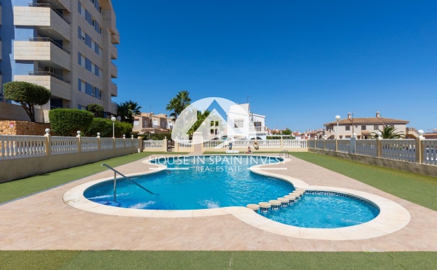 Resale - Villa - Torrevieja - La Mata