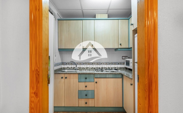 Resale - Apartment  - Torrevieja - Playa del Cura