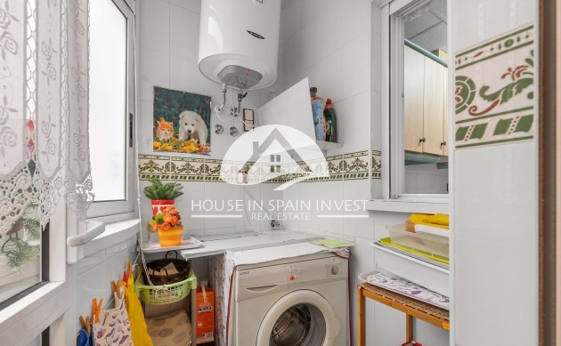 Resale - Apartment  - Torrevieja - Playa del Cura