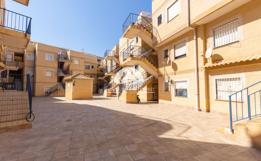 Resale - Apartment  - Torrevieja - Centro