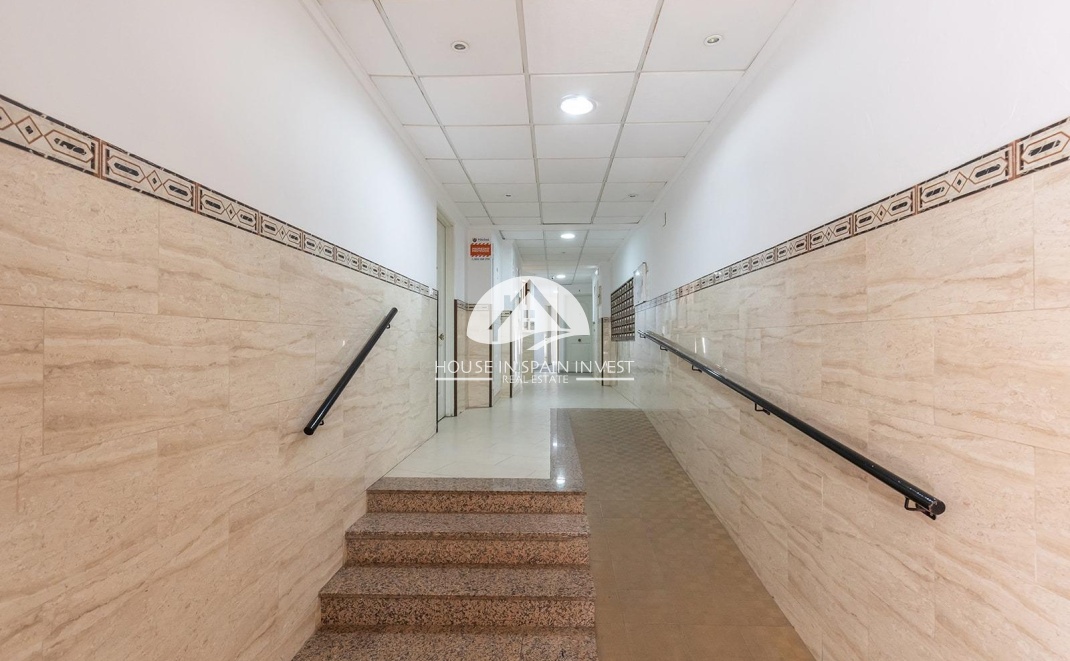 Resale - Apartment  - Torrevieja - Centro