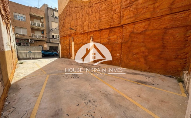 Resale - Plot / Land - Torrevieja - Centro