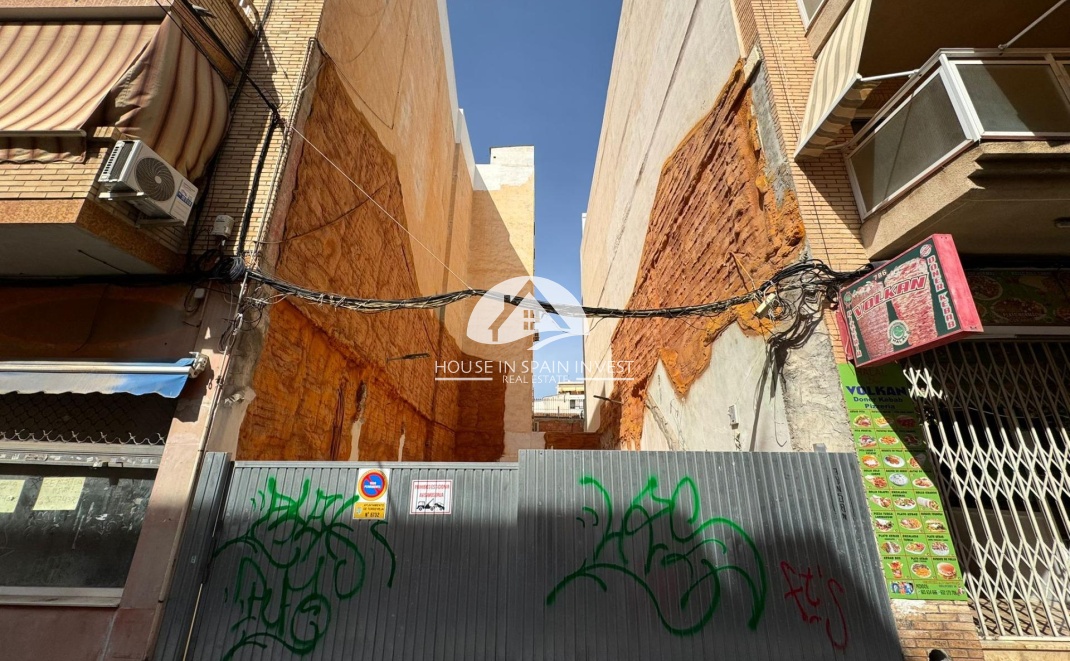 Resale - Plot / Land - Torrevieja - Centro