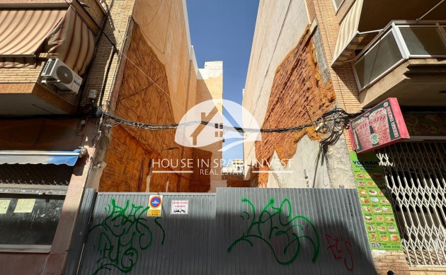 Resale - Plot / Land - Torrevieja - Centro