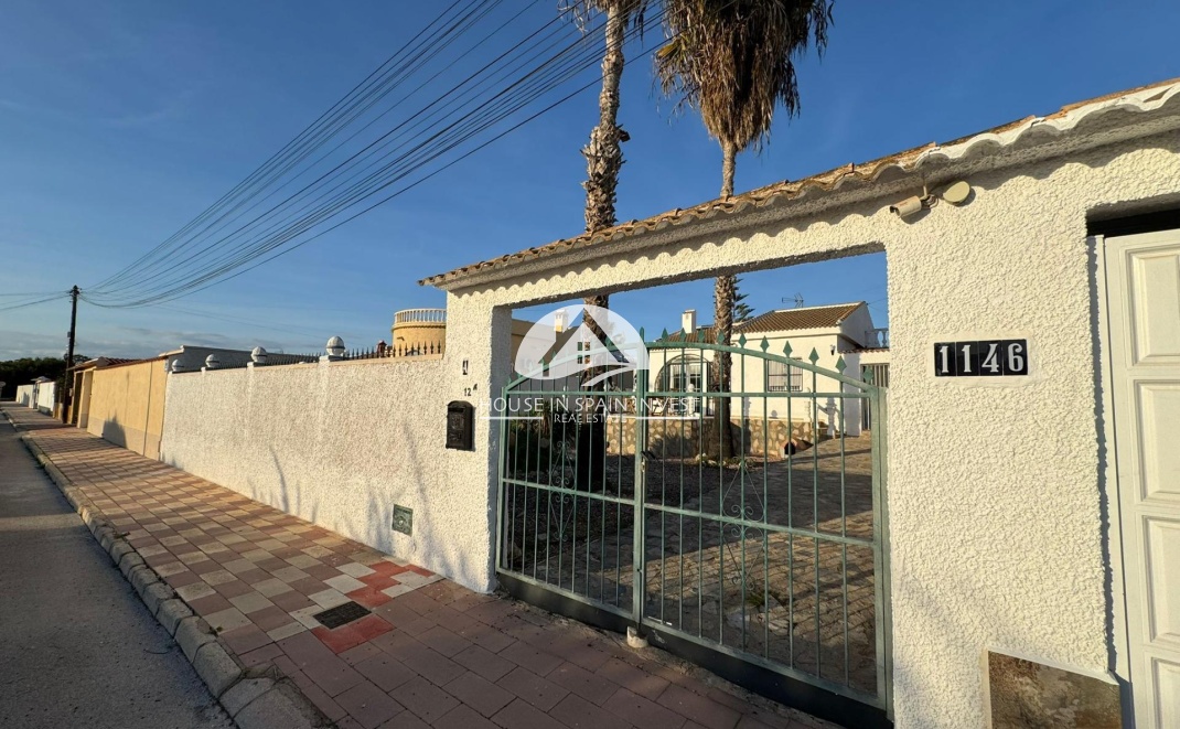 Resale - Villa - Torrevieja - La Siesta - El Chaparral - San Luis