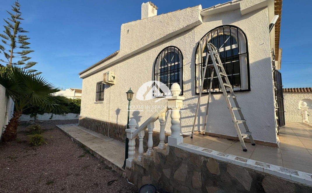 Resale - Villa - Torrevieja - La Siesta - El Chaparral - San Luis