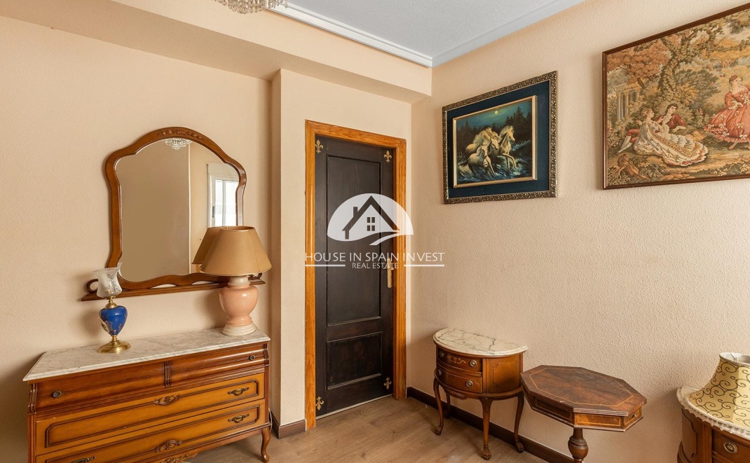 Resale - Apartment  - Torrevieja - Playa del Cura