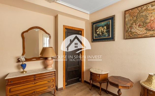 Resale - Apartment  - Torrevieja - Playa del Cura