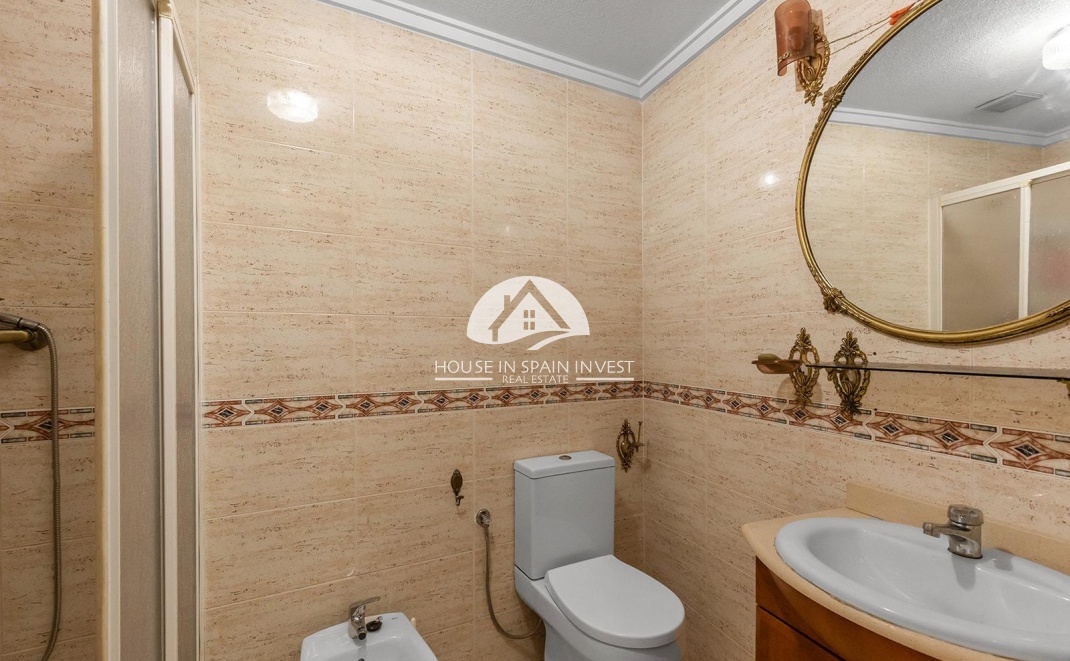 Resale - Apartment  - Torrevieja - Playa del Cura