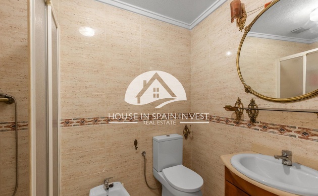 Resale - Apartment  - Torrevieja - Playa del Cura