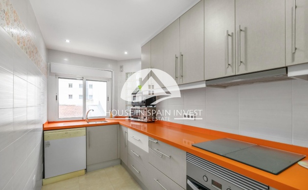 Resale - Apartment  - Torrevieja - Centro