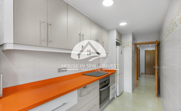 Resale - Apartment  - Torrevieja - Centro