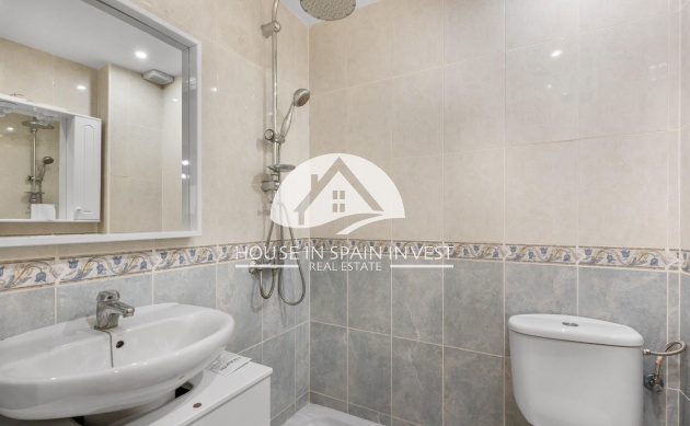 Resale - Apartment  - Torrevieja - Centro