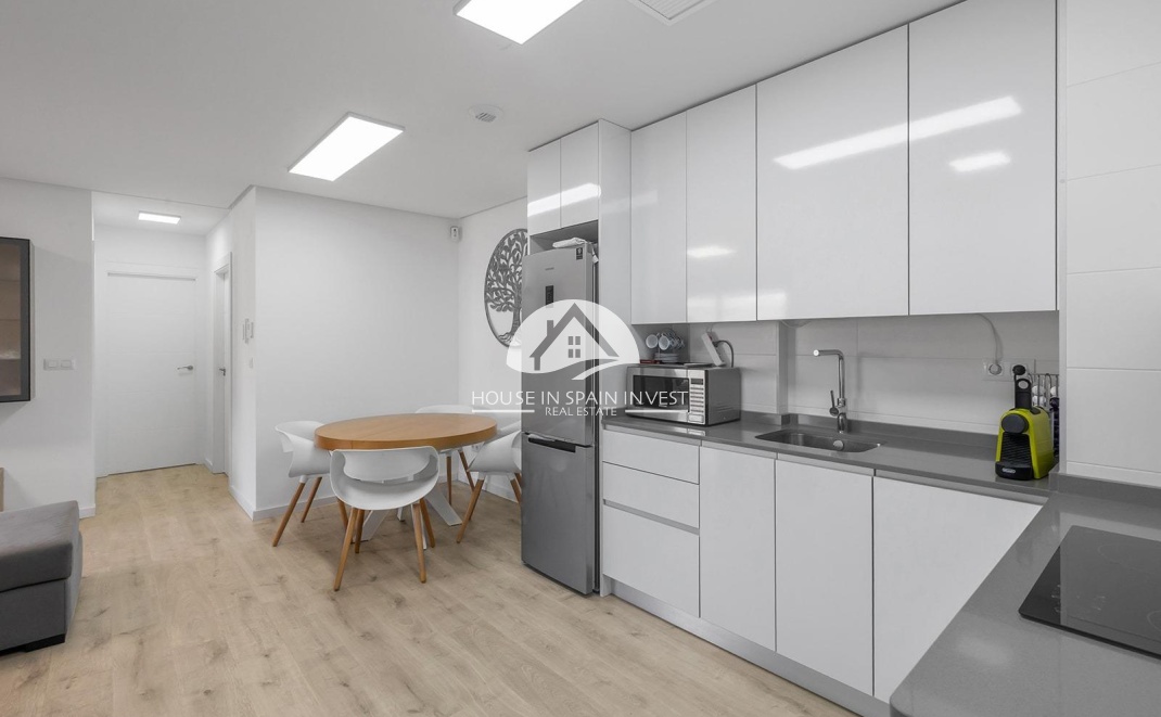 Resale - Apartment  - Orihuela Costa - Villamartín