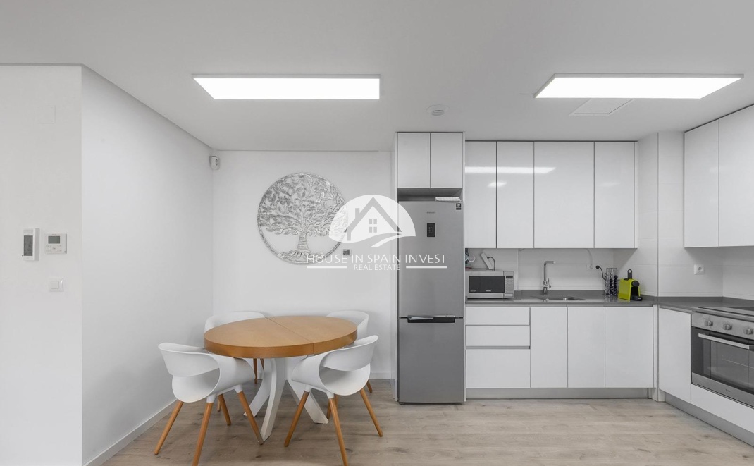 Resale - Apartment  - Orihuela Costa - Villamartín