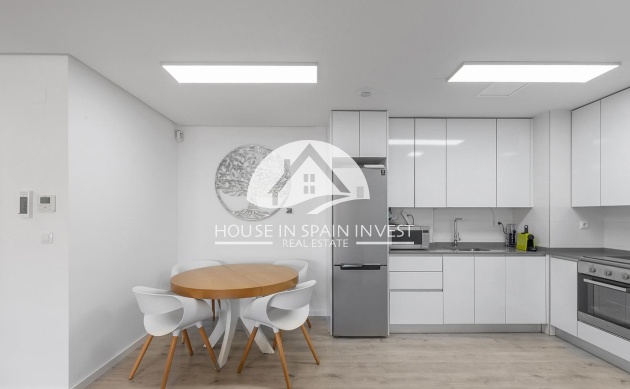 Resale - Apartment  - Orihuela Costa - Villamartín