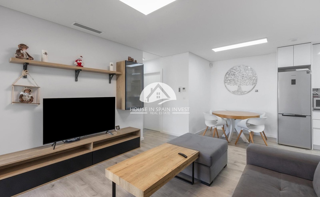 Resale - Apartment  - Orihuela Costa - Villamartín