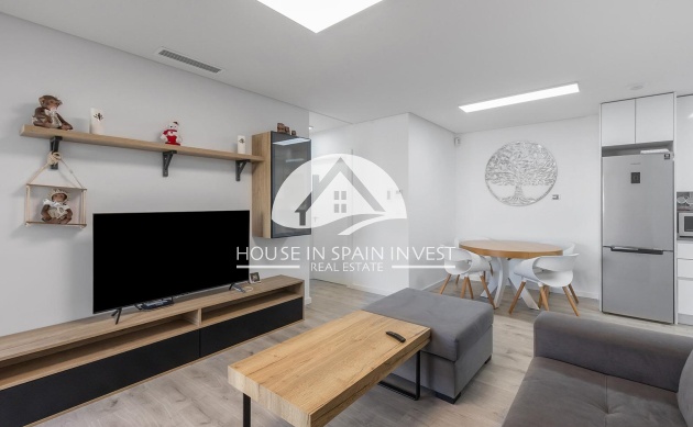Resale - Apartment  - Orihuela Costa - Villamartín
