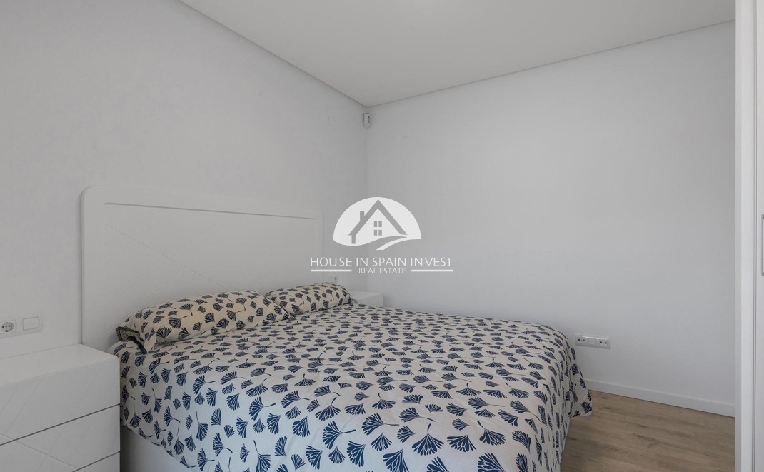 Resale - Apartment  - Orihuela Costa - Villamartín