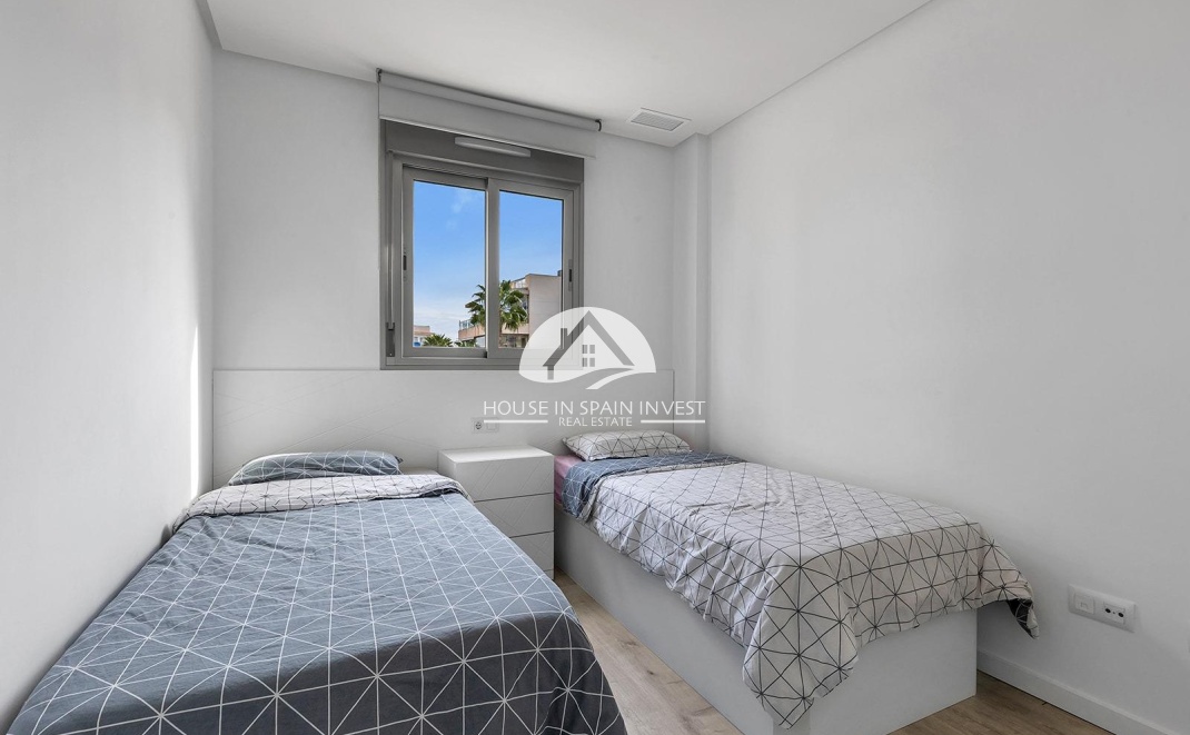 Resale - Apartment  - Orihuela Costa - Villamartín