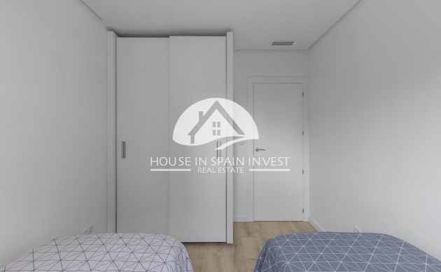 Resale - Apartment  - Orihuela Costa - Villamartín