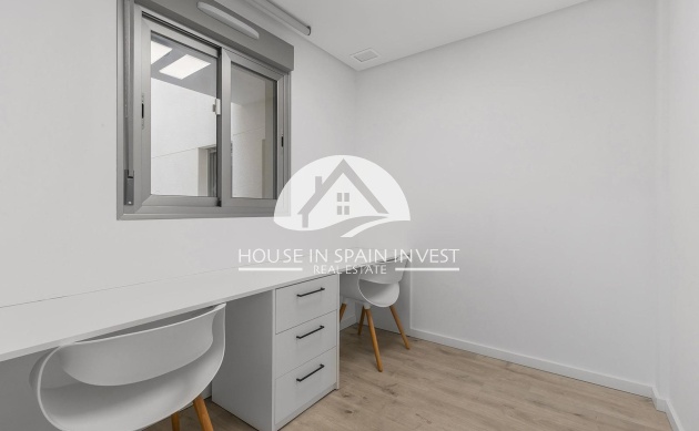 Resale - Apartment  - Orihuela Costa - Villamartín