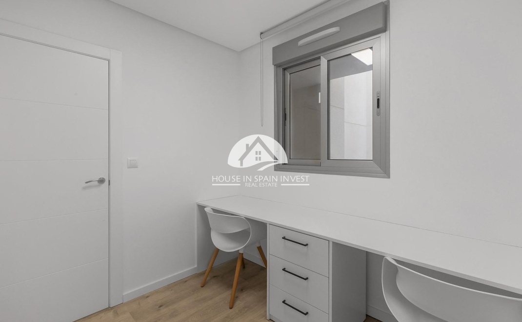 Resale - Apartment  - Orihuela Costa - Villamartín