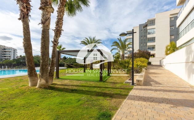 Resale - Apartment  - Orihuela Costa - Villamartín