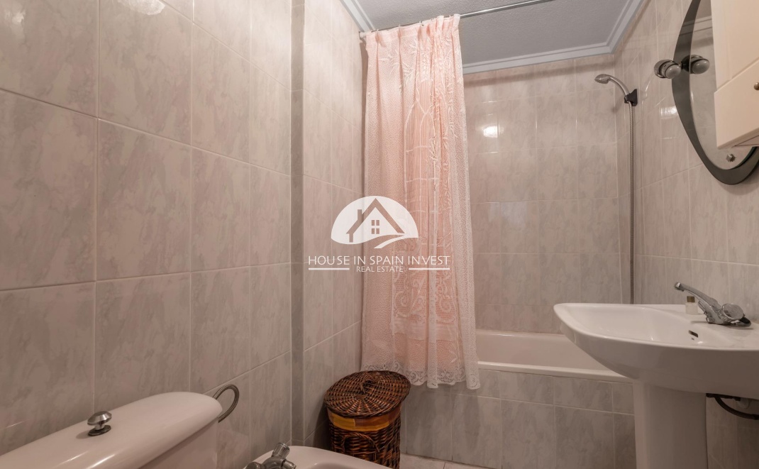 Resale - Apartment  - Torrevieja - Centro