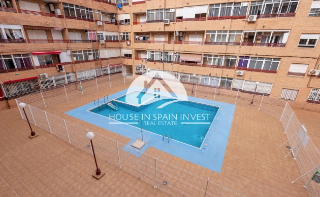 Resale - Apartment  - Torrevieja - Centro