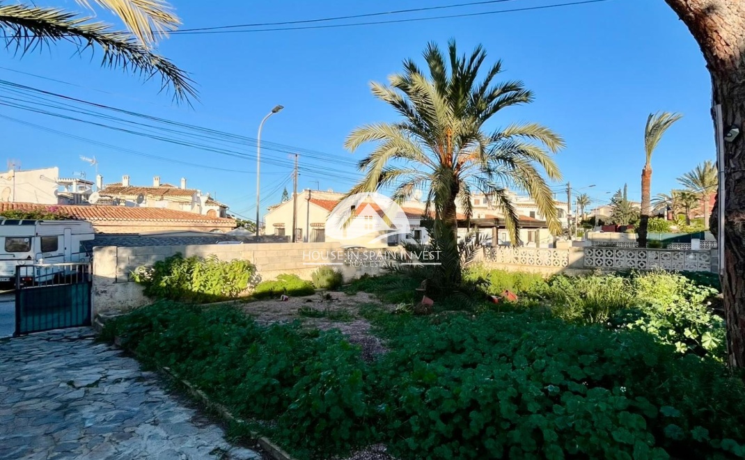 Resale - Villa - Torrevieja - Aguas Nuevas - Sector 25