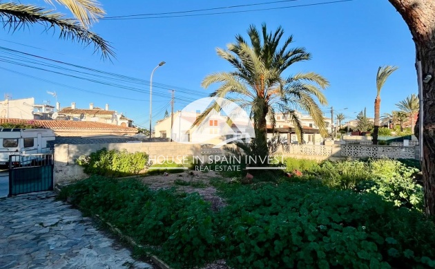 Resale - Villa - Torrevieja - Aguas Nuevas - Sector 25