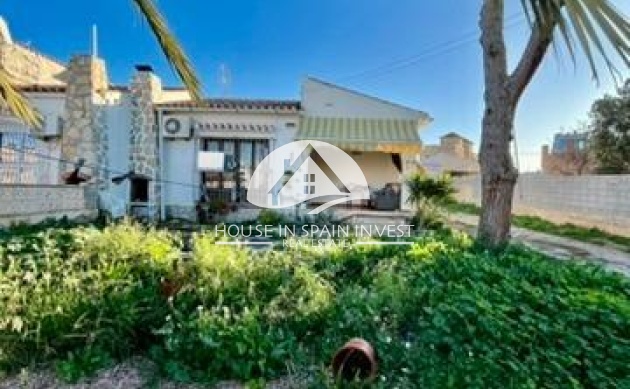 Resale - Villa - Torrevieja - Aguas Nuevas - Sector 25