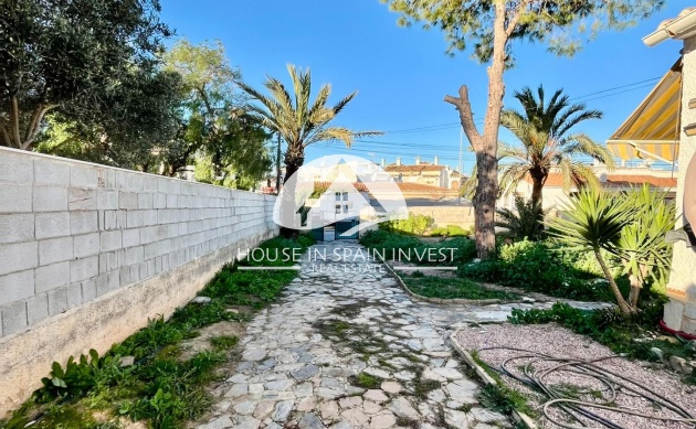 Resale - Villa - Torrevieja - Aguas Nuevas - Sector 25