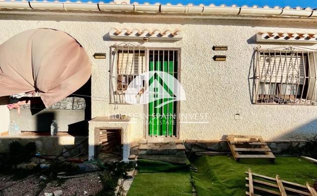 Resale - Villa - Torrevieja - Aguas Nuevas - Sector 25