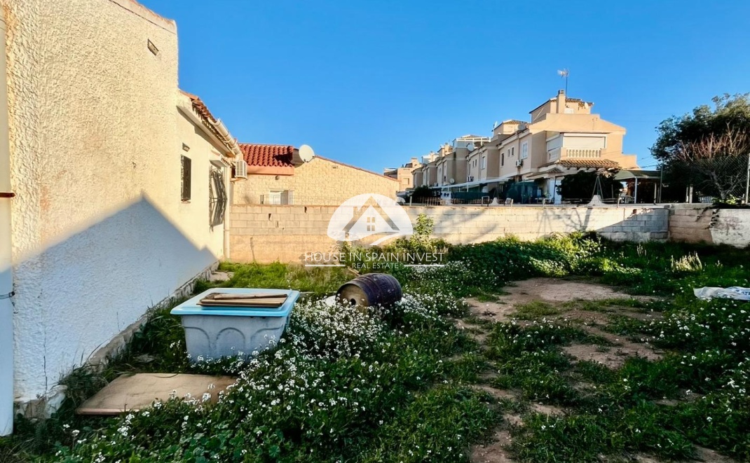 Resale - Villa - Torrevieja - Aguas Nuevas - Sector 25