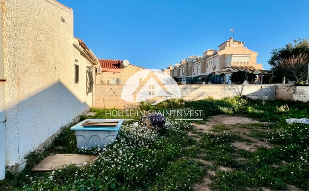 Resale - Villa - Torrevieja - Aguas Nuevas - Sector 25