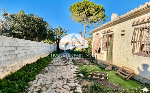 Resale - Villa - Torrevieja - Aguas Nuevas - Sector 25