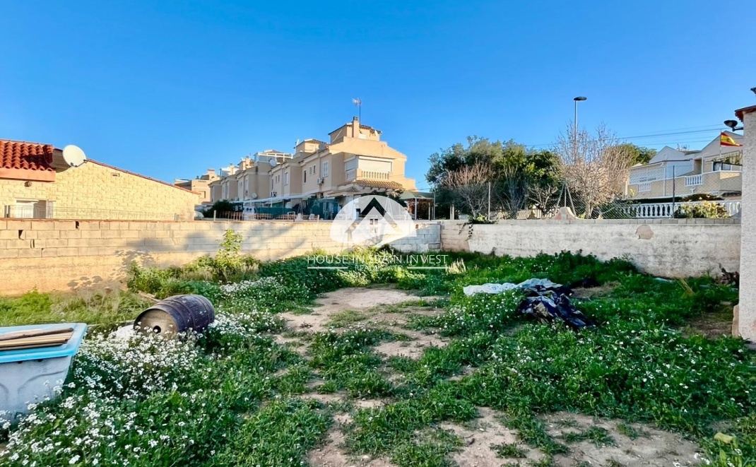 Resale - Villa - Torrevieja - Aguas Nuevas - Sector 25