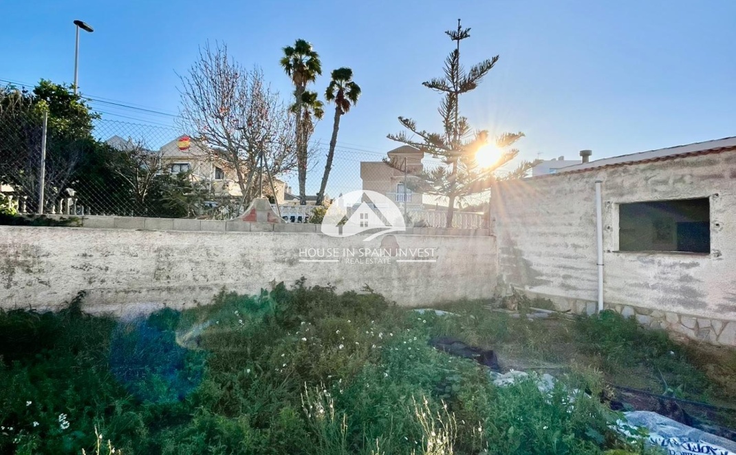 Resale - Villa - Torrevieja - Aguas Nuevas - Sector 25