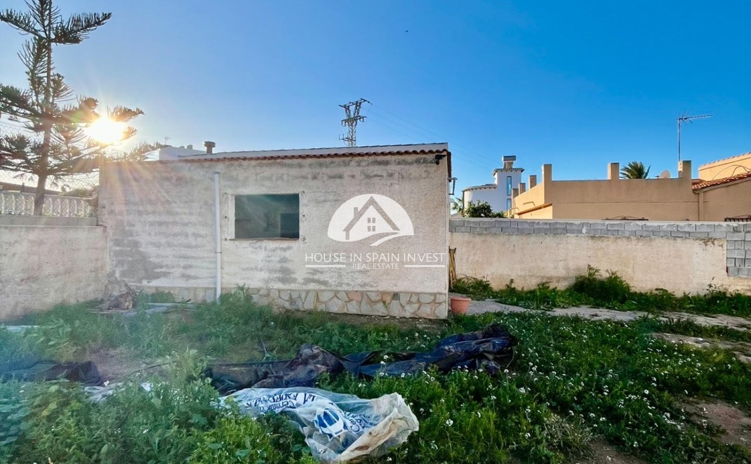 Resale - Villa - Torrevieja - Aguas Nuevas - Sector 25