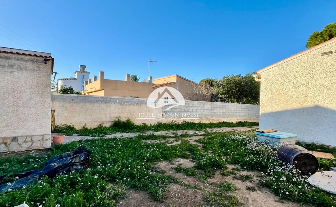 Resale - Villa - Torrevieja - Aguas Nuevas - Sector 25