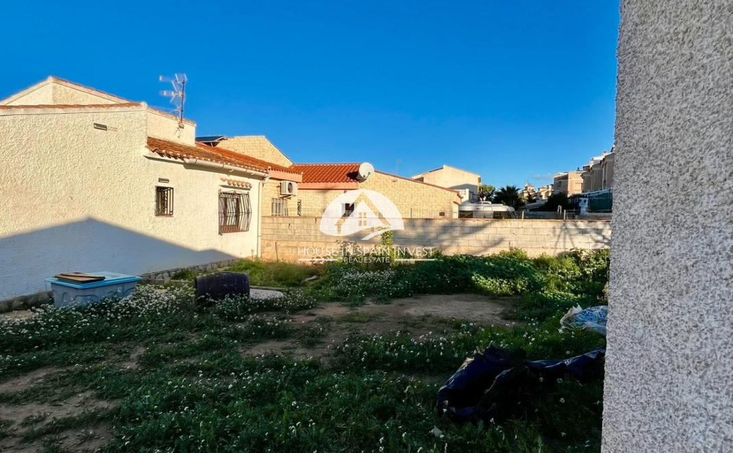 Resale - Villa - Torrevieja - Aguas Nuevas - Sector 25