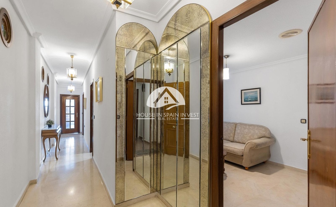 Resale - Apartment  - Torrevieja - Centro