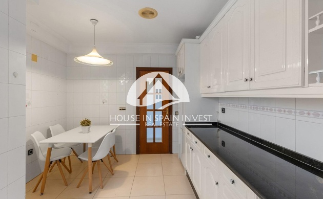 Resale - Apartment  - Torrevieja - Centro