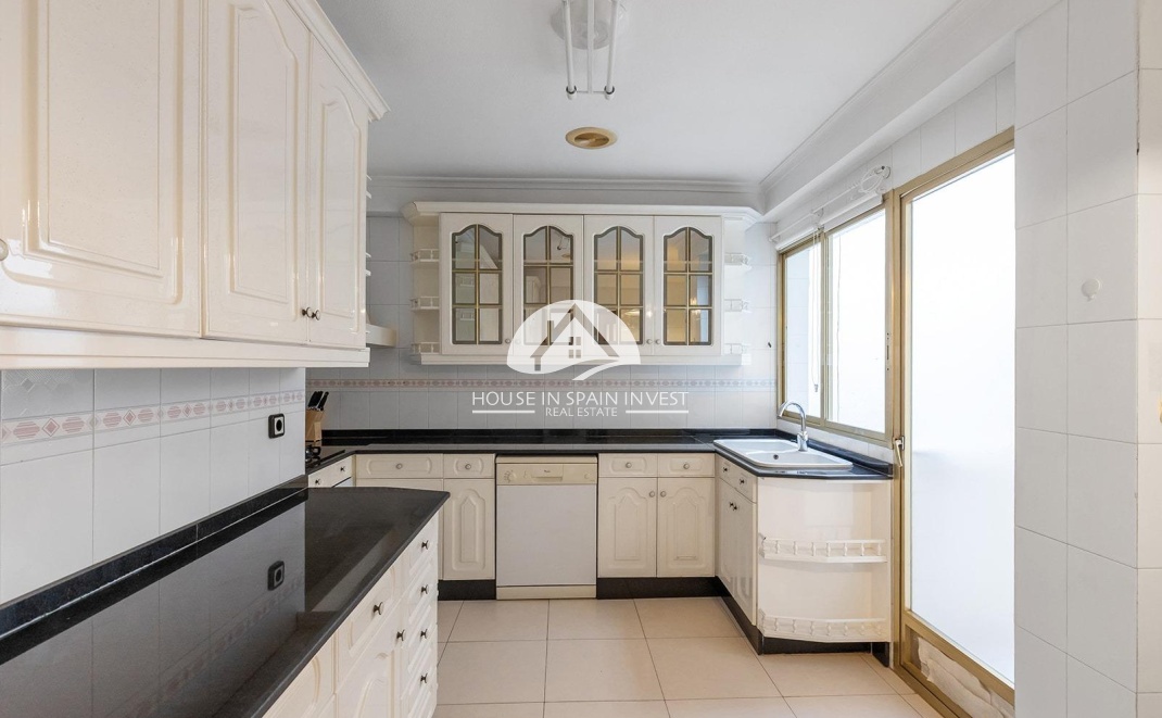 Resale - Apartment  - Torrevieja - Centro