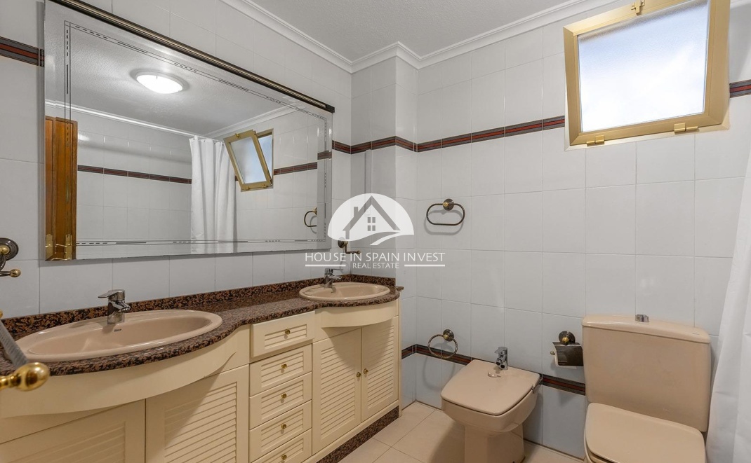 Resale - Apartment  - Torrevieja - Centro