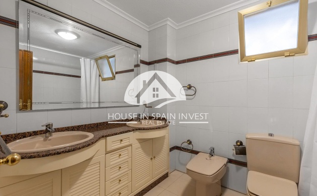 Resale - Apartment  - Torrevieja - Centro