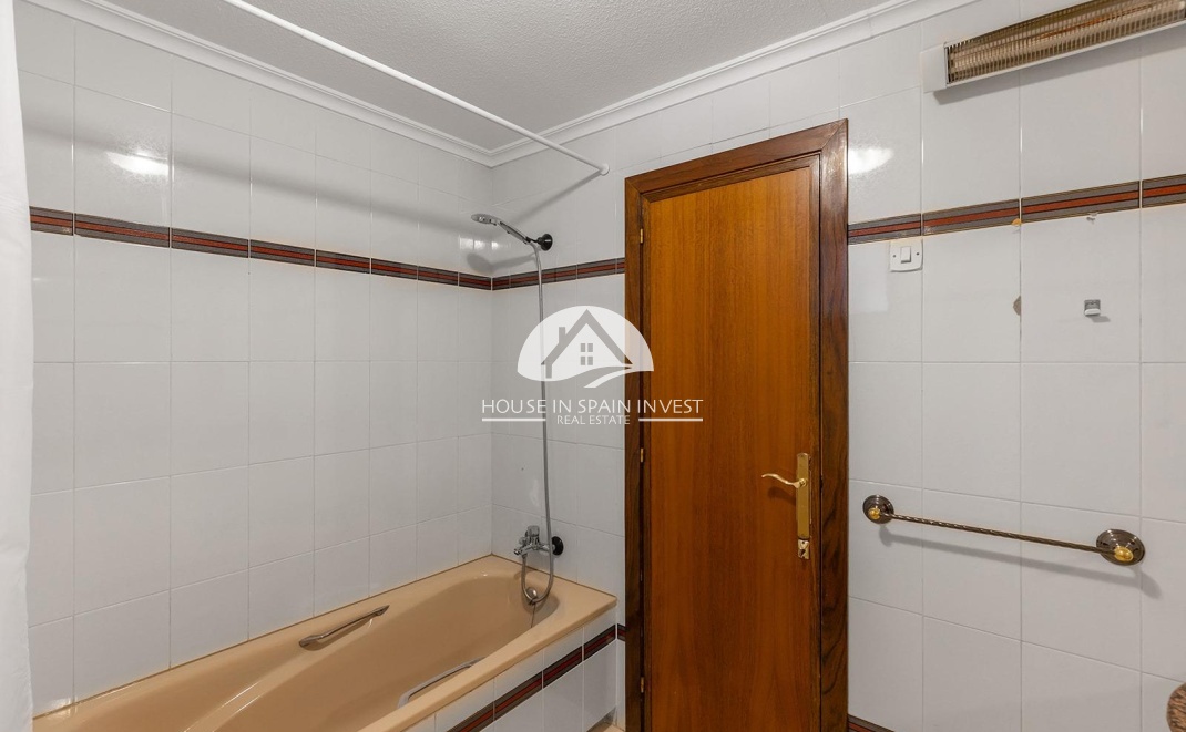 Resale - Apartment  - Torrevieja - Centro